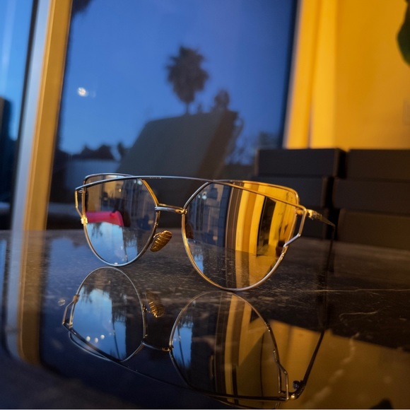 Aviators Silver Mirrored Sunglasses - Picture 7 of 8